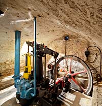 Bergisch Gladbach Bensberg, Bergisches Museum fuer Bergbau Handel und Gewerbe, Schaubergwerk mit historischer Wasserhaltungspumpe Fabrika Klein, Schanzlin und Becker; Museum of mining and trading