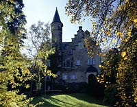 Eitorf, Rhein-Sieg-Kreis, Blick auf Villa Boge, Wilhelminische Fabrikantenvilla, Adolf Boge, in Herbststimmung