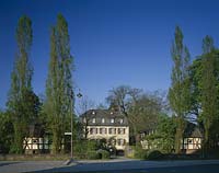 Heymershof, Hennef, Rhein-Sieg-Kreis, Blick auf Gebaeude, Gebude Heymershof