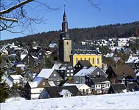 Eckenhagen, Reichshof, Oberbergischer Kreis, Bergisches Land, Landkreis Kln, Blick auf Ort und Evangelische Kirche in Winterlandschaft, Schneelandschaft  