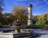 Barmen, Wuppertal, Blick auf Toelleturm, Tlleturm und Springbrunnen im Frueh, Frh Herbst
