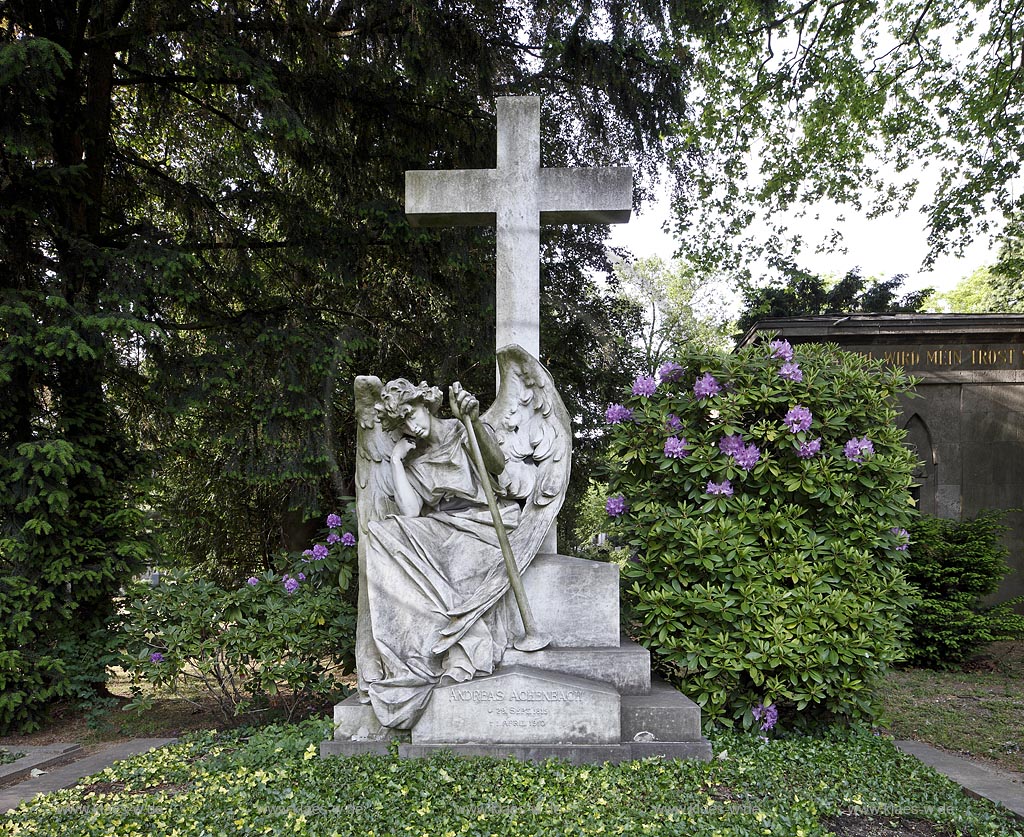 Duesseldorf Derendorf, Nordfriedhof, Grabmal von Andreas Achenbach (Andreas Achenbach (geboren am 29. September 1815 in Kassel;gestorben am 1. April 1910 in Dsseldorf war ein deutscher Landschaftsmaler der Romantik und der Bruder von Oswald Achenbach. Er wird der Dsseldorfer Malerschule zugerechnet); Duesseldorf Derendorf, north bone yard, tomb of Andreas Achenbach