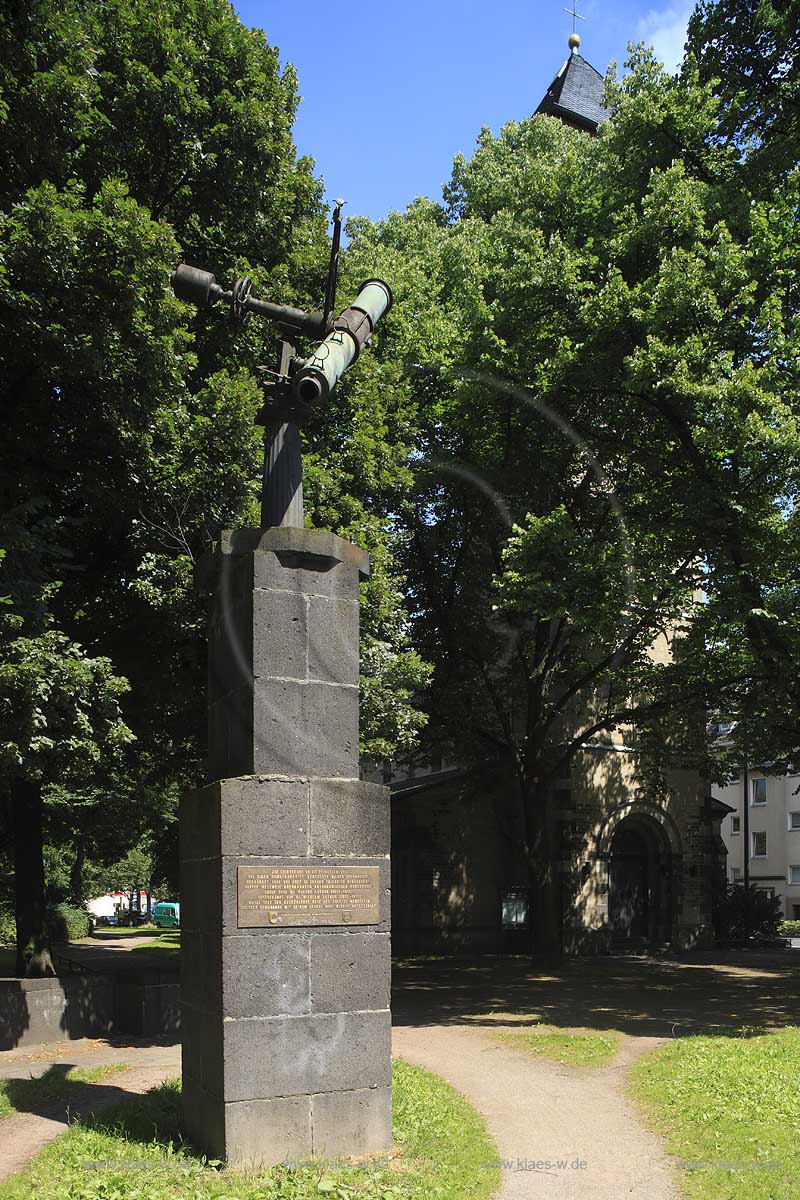 Blick auf Denkmal Bilker Sternwarte in Dsseldorf, Duesseldorf-Bilck in Sommerstimmung