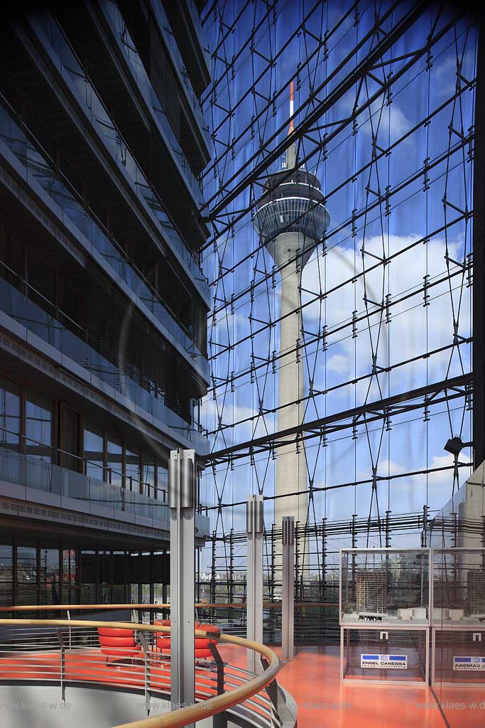 Unterbilck, Dsseldorf, Duesseldorf, Niederrhein, Bergisches Land, Blick auf Stadttor mit Fernsehturm 