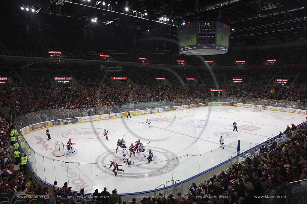 Rath, Dsseldorf, Duesseldorf, Bergisches Land, Niederrhein, ISS Dome, Dome in Rath, Multifunktionshalle, Eishockey, DEG Metro Stars gegen KEC Die Haie e.v., Klner, Koelner Haie, Panoramablick in der Halle vom Spiel und Zuschauern