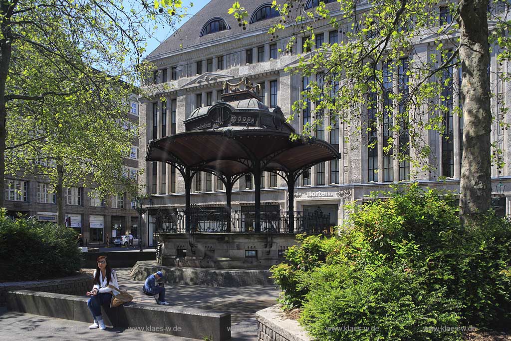 Dsseldorf, Duesseldorf, Niederrhein, Bergisches Land, Altstadt, Blick auf Carsch-Haus mit Pavillion, Paul Carsch, Otto Engler, Neoklassizistische Sandstein-Fassade 