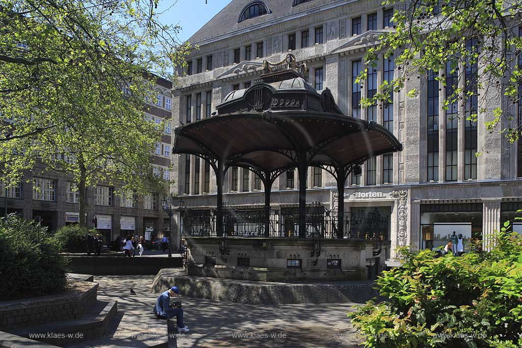 Dsseldorf, Duesseldorf, Niederrhein, Bergisches Land, Altstadt, Blick auf Carsch-Haus mit Pavillion, Paul Carsch, Otto Engler, Neoklassizistische Sandstein-Fassade 