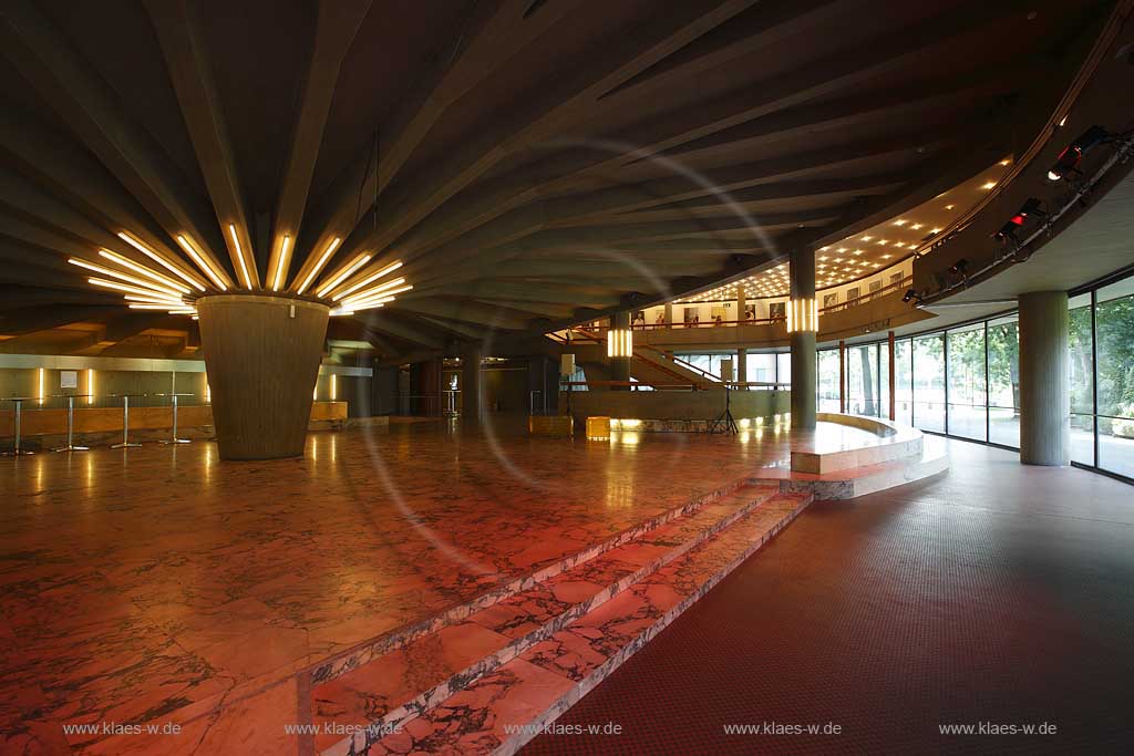 Duesseldorf Stadtmitte, Blick in das Foyer des Duesseldorfer Schauspiehauses; Duesseldorf-Stadtmitte, view in to the foyer of the theatre of Duesseldorf