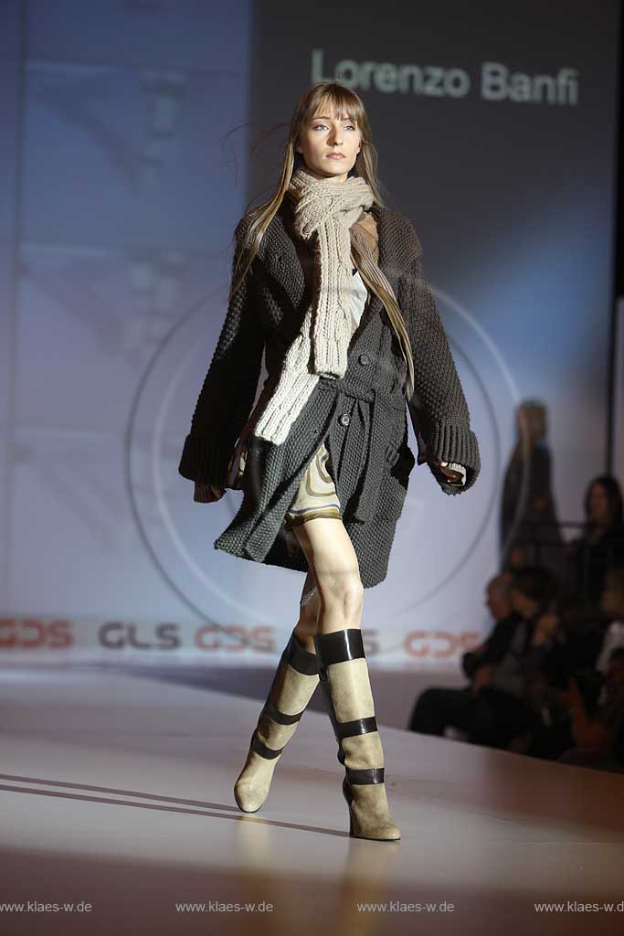 Stockum, Dsseldorf, Duesseldorf, Niederrhein, Bergisches Land, GDS, GLS, Messe, Schuhmesse, Blick auf Schuhmodel auf Laufsteg