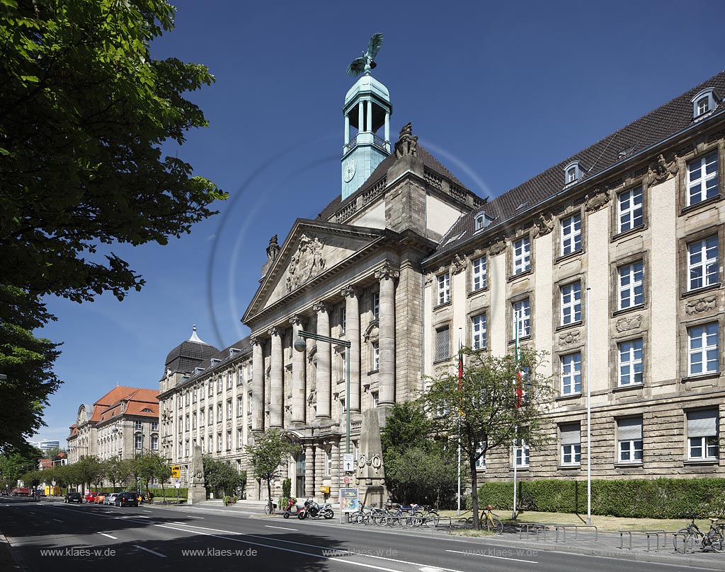 Duesseldorf Pempelfort, Blick auf das Gebaeude der Bezirksregierung in der Caecislienstrasse 3; Duesseldorf Pempelfort, view at the building of the District Council at the Caecislienstreet 3