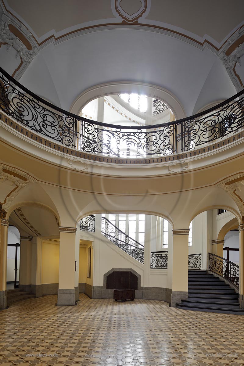 Duesseldorf Pempelfort, Oberlandesgericht, Foyer mit Treppenhaus; Duesseldorf-Pempelforth, appellate court, staircase