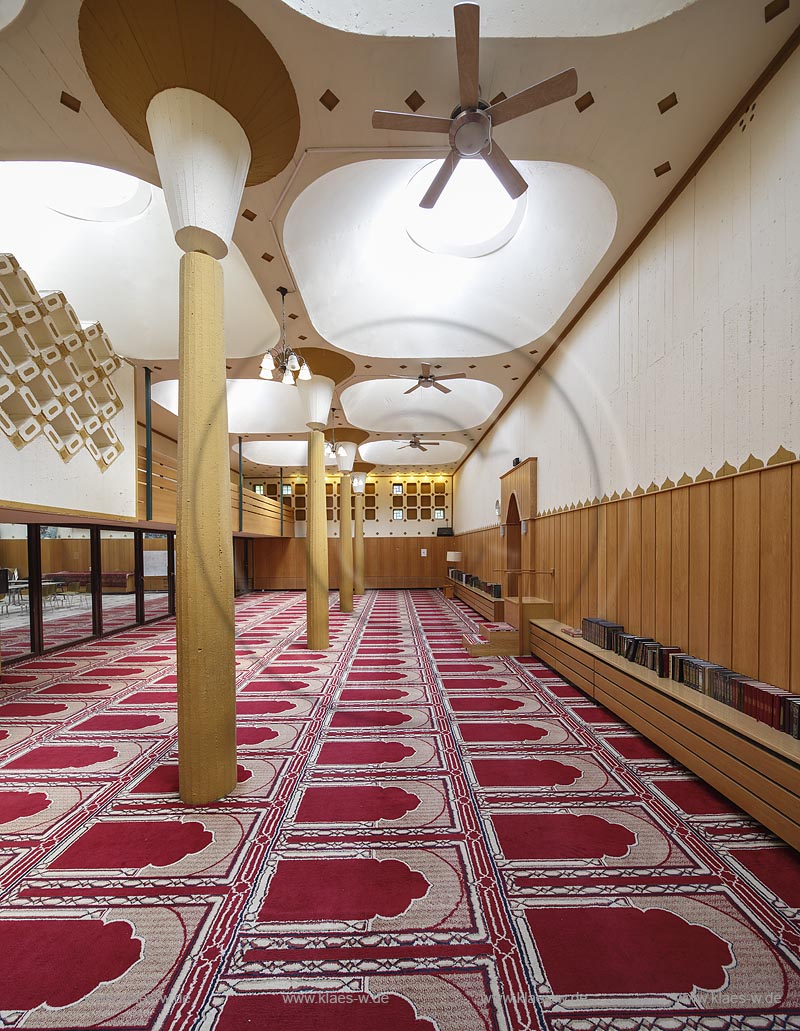 Aachen, Bilal-Moschee, Gebetsraum; Aachen, mosque Bilal-Moschee, prayer room.