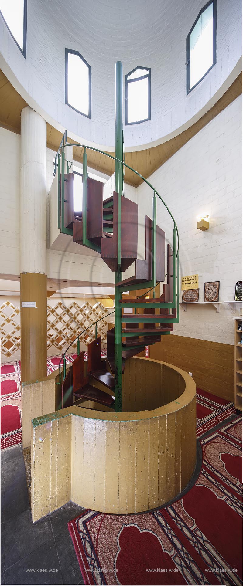 Aachen, Bilal-Moschee, Treppenhaus mit Wendeltreppe zur Kuppel; Aachen, mosque Bilal-Moschee, staircase with  spiral stair.