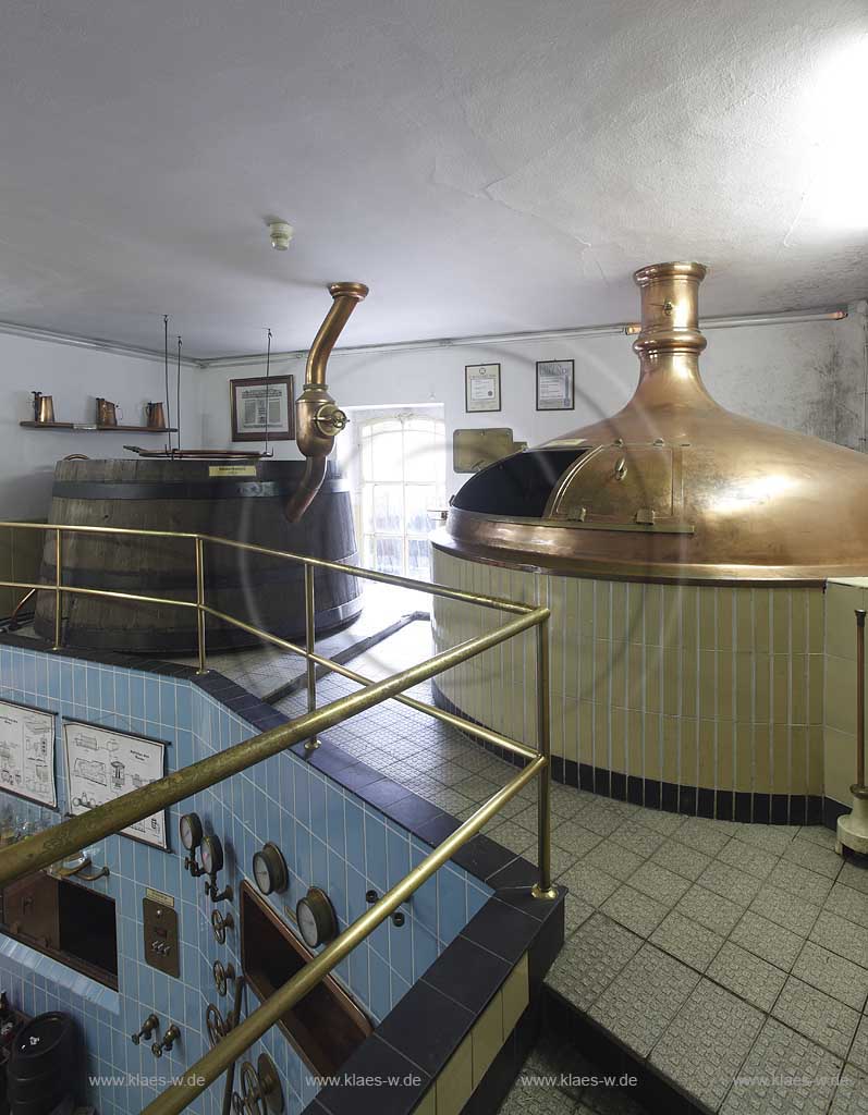 Monschau, Felsenkeller Brauhaus und Museum, Sudhaus mit Kupfer Sudkessel, Handwerksbrauerei; Brewery museum in Monschau brewhouse