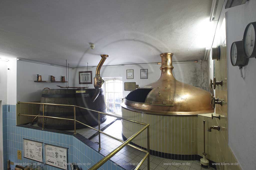 Monschau, Felsenkeller Brauhaus und Museum, Sudhaus mit Kupfer Sudkessel, Handwerksbrauerei; Brewery museum in Monschau brewhouse