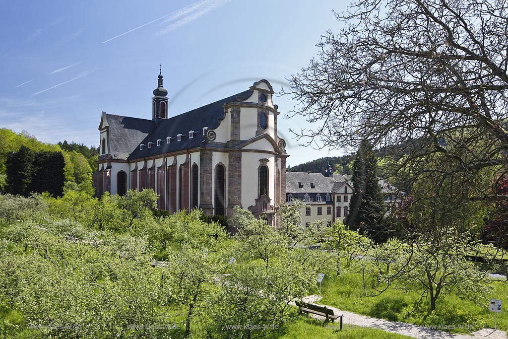 Grosslittgen. Abtei Himmerod, Blick auf die Auenfassade mit dem Hauptpotal der barocken Abteikirche, Stiftskirche;  Grosslittgen, abbey Himmerod, view  to the outside facade of the baroque minster.