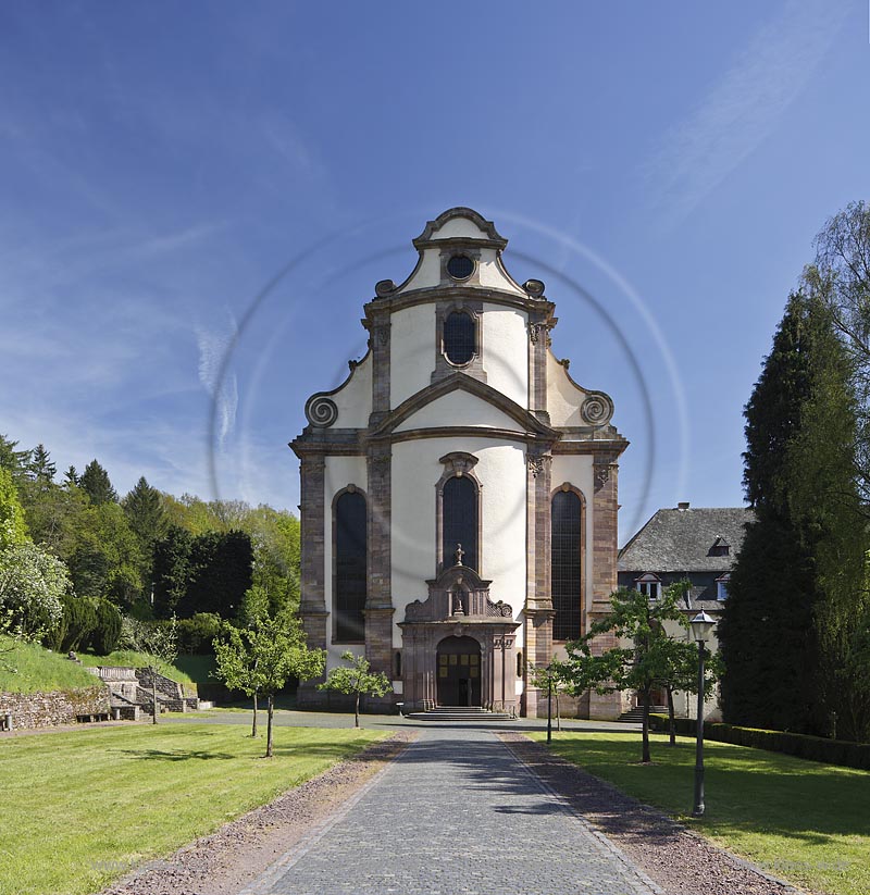 Grosslittgen, Abtei Himmerod, Blick auf die Auenfassade mit dem Hauptpotal der barocken Abteikirche, Stiftskirche; Grosslittgen, abbey Himmerod, view to the outside facade of the baroque minster.