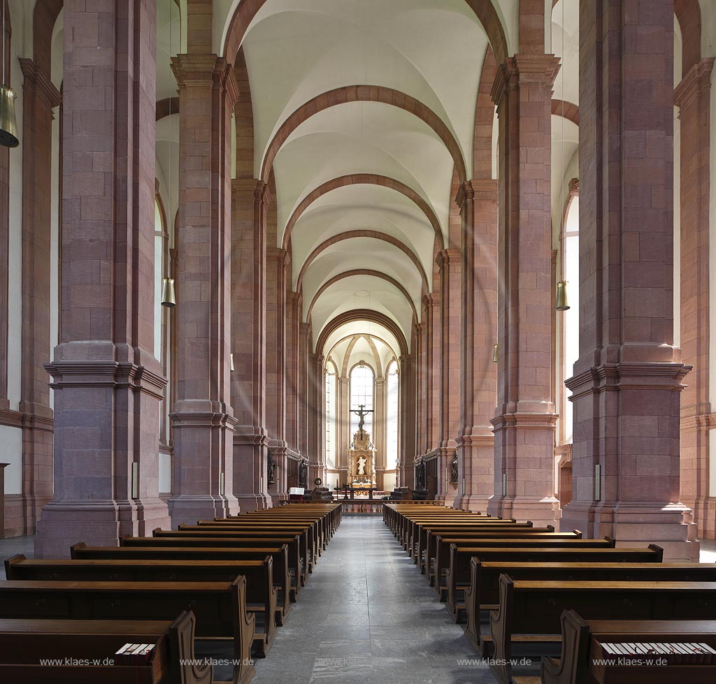 Grosslittgen, Abtei Himmerod, barocke Klosterkirche, Langhaus zum Altar; Grosslittgen, abbey Himmerod, baroque minster, view from nave to the altar.