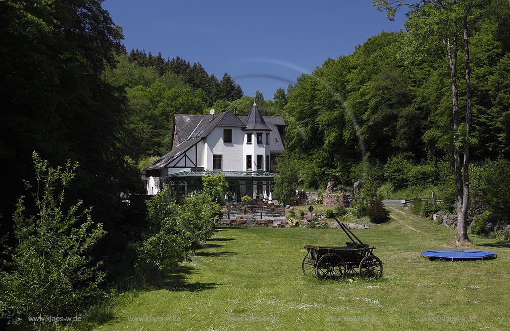 Mayen, historisches Gasthaus Hammesmuehle im Gruenen; Mayen, historcal restaurant Hammesmuehle.