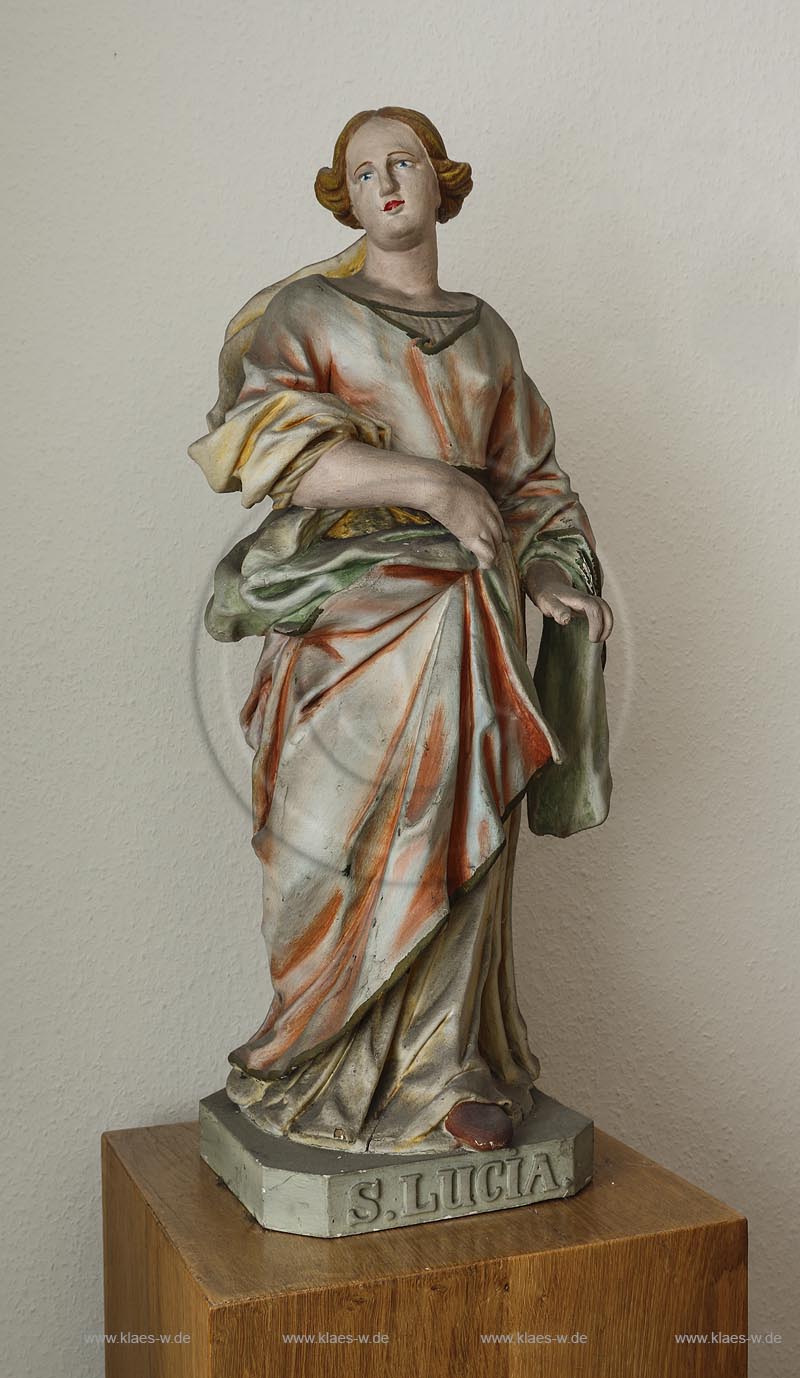 Stolberg, katholische Pfarrkirche St. Lucia, barocke Figur "Heilige Lucia"; Stolberg, catholic parish church St. Lucia, baroque figure "Heilige Lucia".