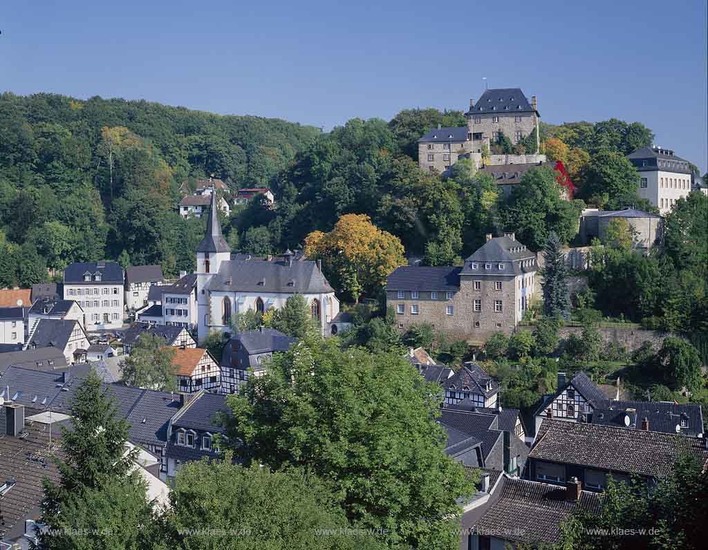 Blankenheim, Kreis Euskirchen, Eifel, Blick auf den Ort im Sommer