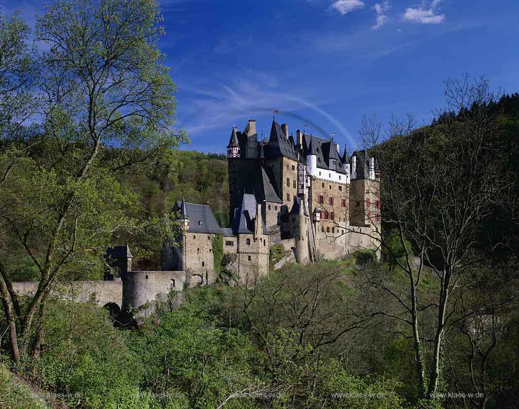 Wierschem, Burg Eltz,Tal der Elz, Mnstermaifeld, Muenstermaifeld, Landkreis Mayen-Koblenz, Eifel, Blick auf Burg Eltz    