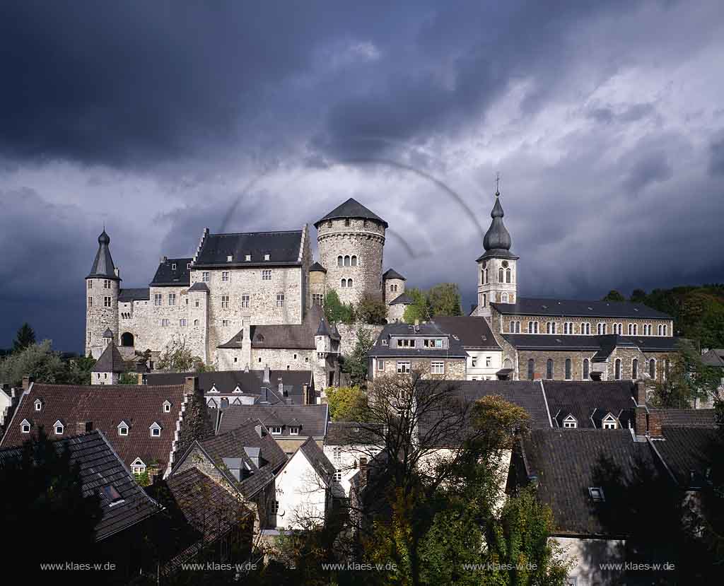 Stolberg, Kreis Aachen, Eifel, Rheinland, Blick auf Stadt mit Burg Stolberg   