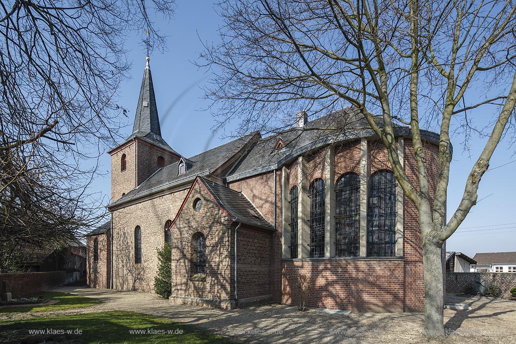 Zuelpich-Bessenich, St. Christophorus-Kirche; Zuelpich-Bessenich, church St. Christophorus-Kirche.
