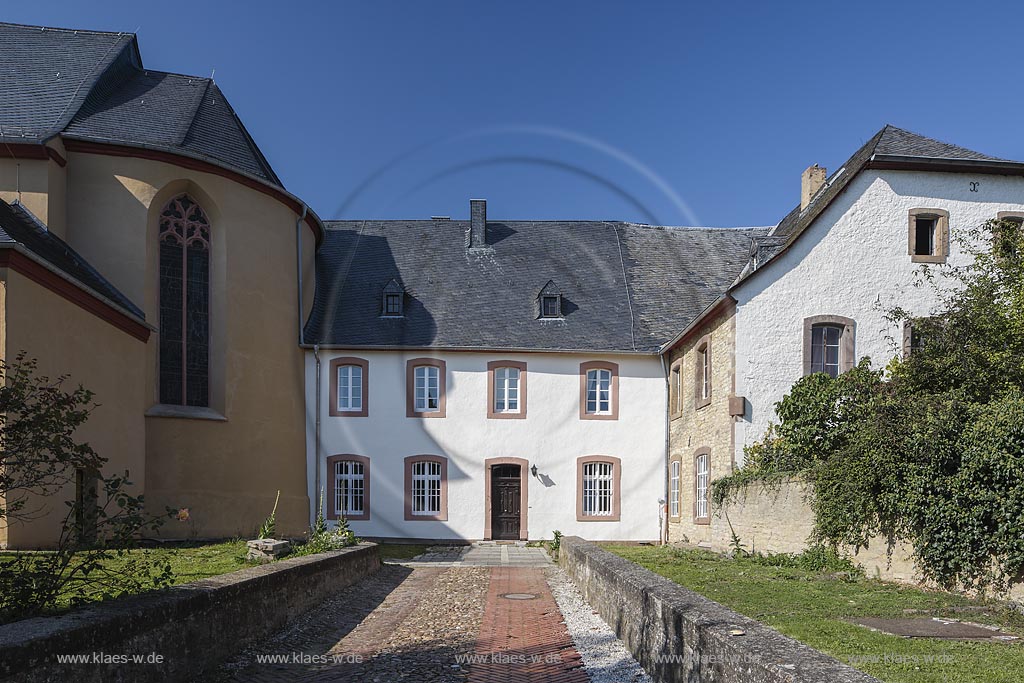 Zuelpich-Buervenich, Kirche in Buervenich, ehemaliges Kloster St. Stephanus, war mit einem Zisterzienserinnenkloster verbunden, ein einschiffiger romanischer Bau aus dem Jahre 1260; Zuelpich-Buervenich, church Kirche  in Buervenich, once abbey St Stephanus.