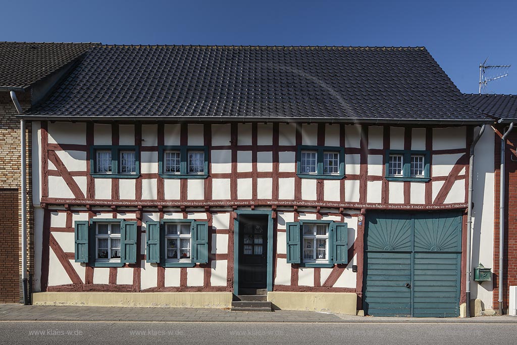 Buervenich-Eppenich, Stephanusstrasse 97,  Fachwerk-Wohnhaus  von 1602; Buervenich-Eppenich, street Stephanusstrasse 97, frame house anno 1602.