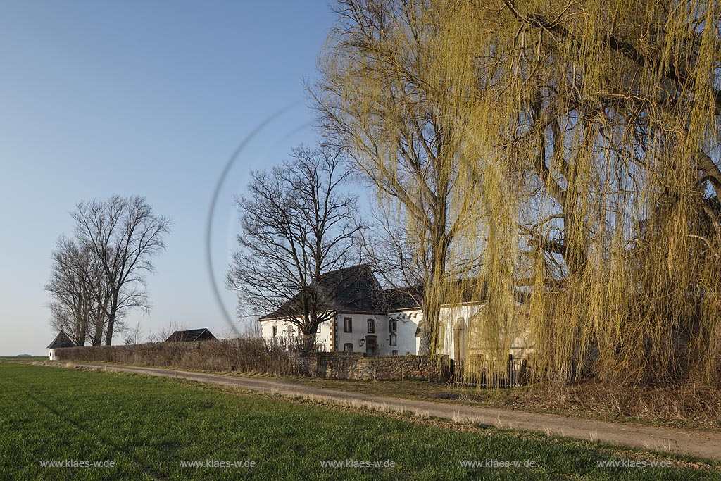 Zuelpich-Enzen, Kloster Antonigartzem, das Klostergebaeude selbst stammt weitgehend aus der 2. Haelfte des 17. Jahrhunderts; Zuelpich-Enzen, closter Antonigartzem.