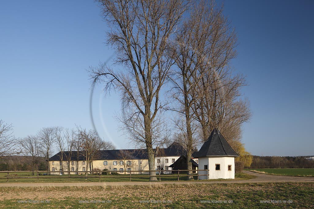 Zuelpich-Enzen, Kloster Antonigartzem, das Klostergebaeude selbst stammt weitgehend aus der 2. Haelfte des 17. Jahrhunderts; Zuelpich-Enzen, closter Antonigartzem.