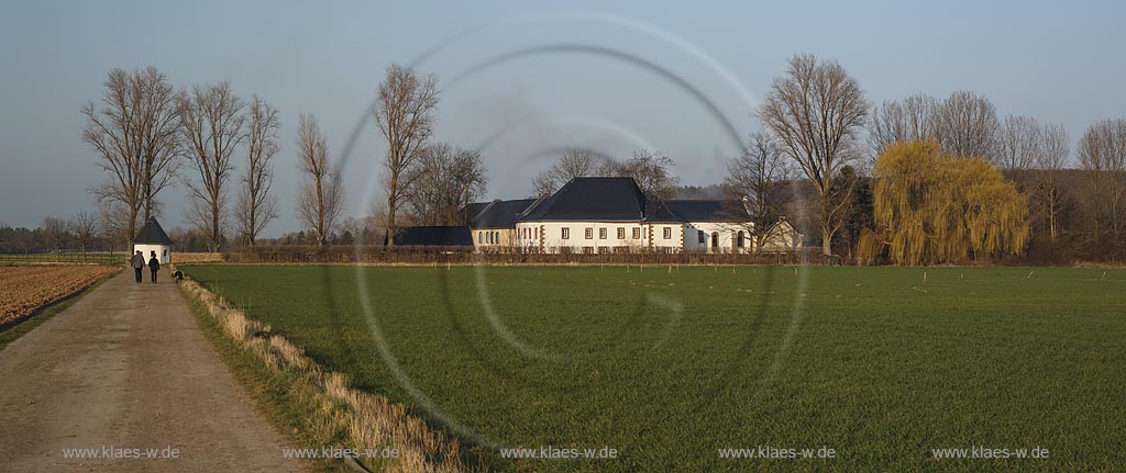 Zuelpich-Enzen, Kloster Antonigartzem, das Klostergebaeude selbst stammt weitgehend aus der 2. Haelfte des 17. Jahrhunderts; Zuelpich-Enzen, closter Antonigartzem.