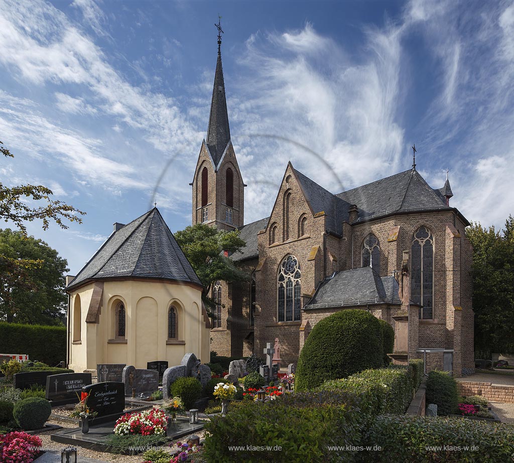 Zuelpich-Enzen, Pfarrkirche St. Kunibert und Alte Apsis; Zuelpich-Enzen, parish church St Kunibert and apsis Alte Apsis. 