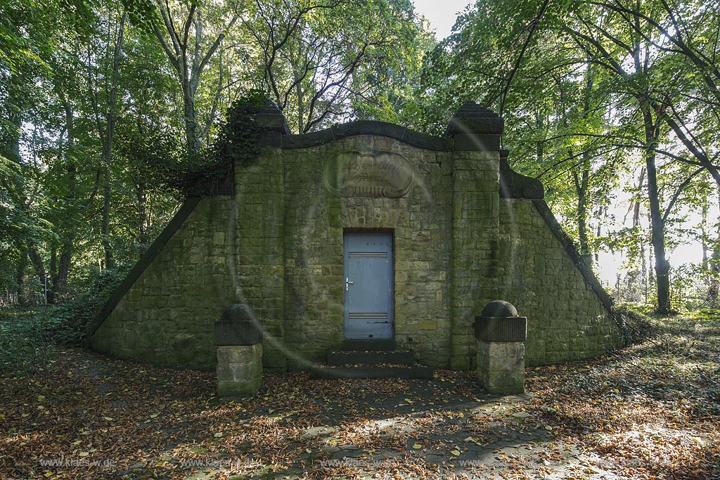 Zuelpich-Fuessenich, historisches Wasserwerk Neffeltal mit Hochbehaelter; Zuelpich-Fuessenich, historical water works Wasserwerk Neffeltal with high level tank.