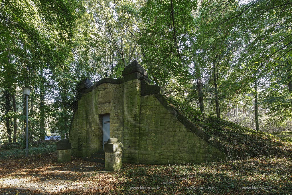 Zuelpich-Fuessenich, historisches Wasserwerk Neffeltal mit Hochbehaelter; Zuelpich-Fuessenich, historical water works Wasserwerk Neffeltal with high level tank.