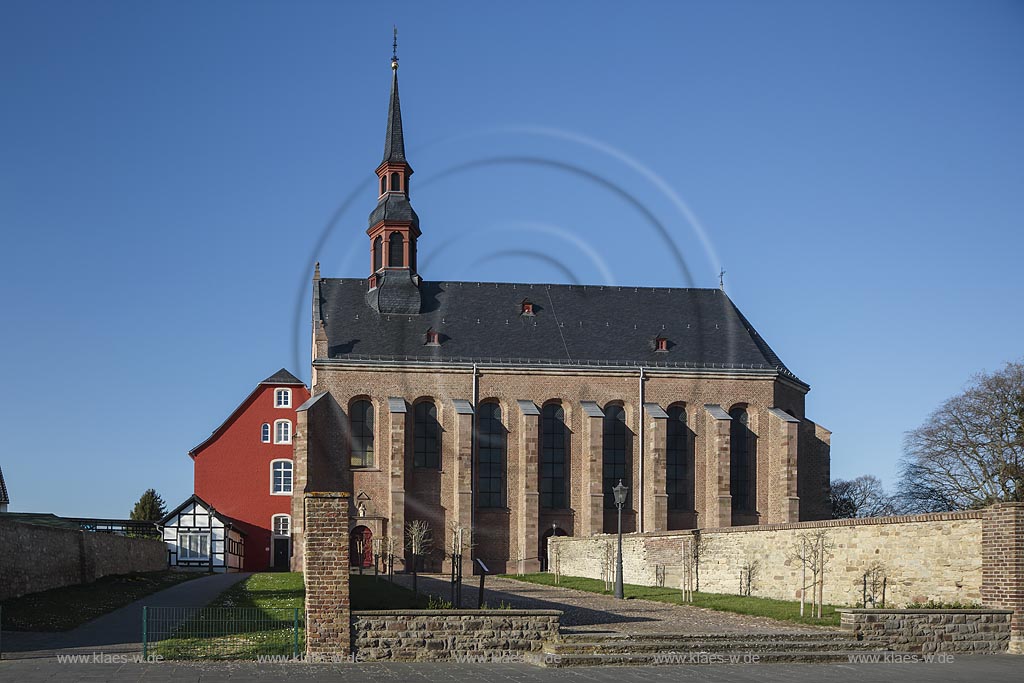 Zuelpich-Fuessenich, Klosterkirche St. Nikolaus; Zuelpich-Fuessenich, minster church St. Nikolaus.