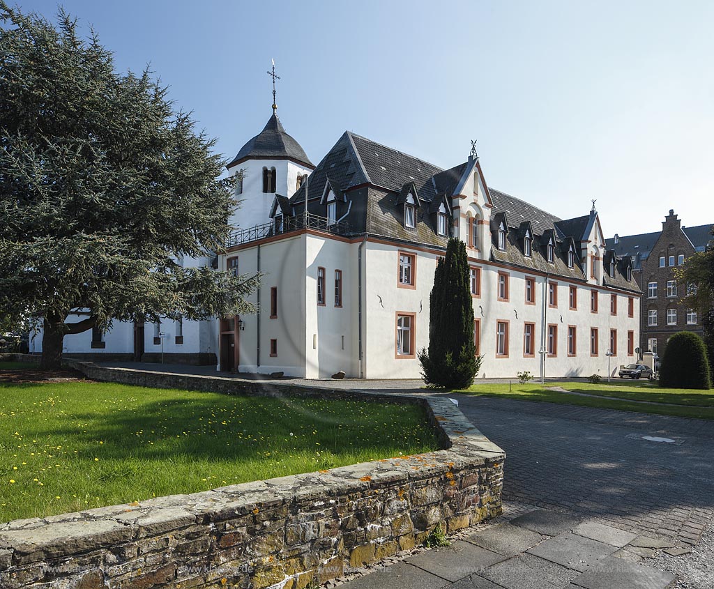 Zuelpich-Hoven, Kloster Marienborn, es wurde im Jahre 1188 durch Zisterzienserinnen gegruendet und seit 1985 ist dies eine Fachklinik fuer Psychiatrie und Psychotherapie;  Zuelpich-Hoven, abbey Kloster Marienborn.