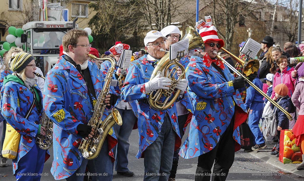 Zuelpich, Karnevalisten, Musikgruppe; Zuelpich carnival musicians.