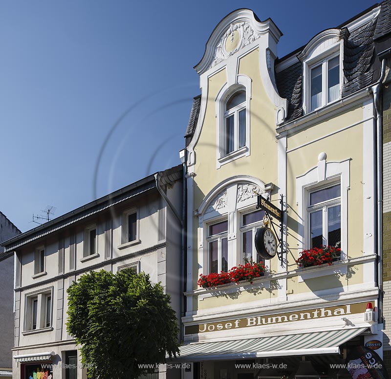 Zuelpich, Koelnstrasse 51, Jugendstilfassade, Juwelier Joseph Blumenthal; Zuelpich, street Koelnstrasse 51, art nouveau fa√ade,  jewellers shop of Joseph Blumenthal.