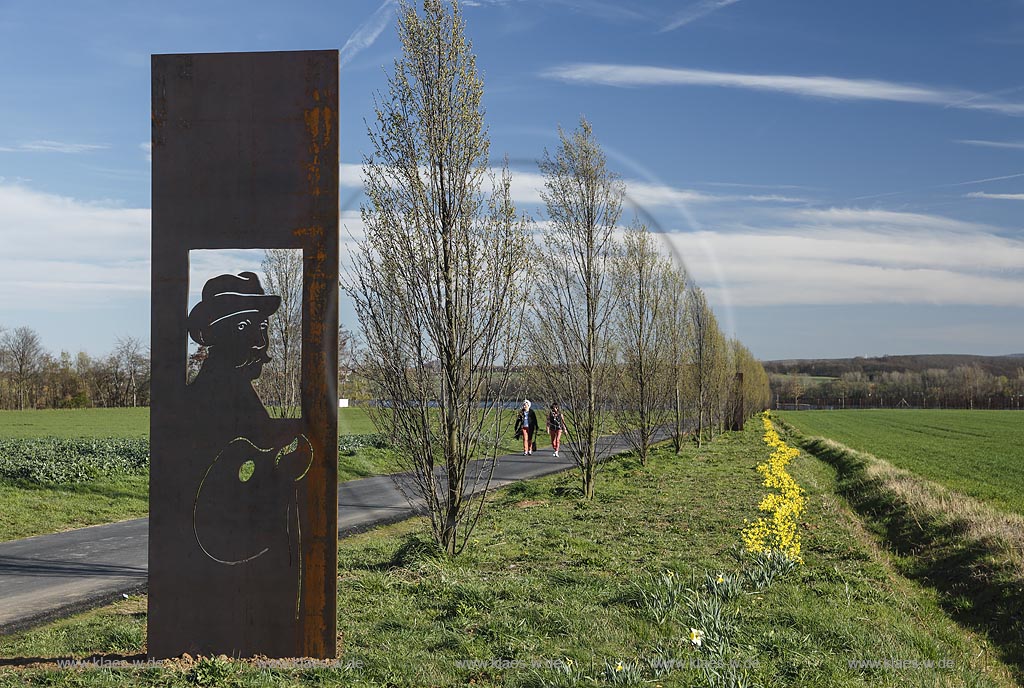 Zuelpich, Landesgartenschau Zuelpich 2014, Cortenstahl Stele von "Marti Faber" an der historische Roemerstrasse, die sogenannte "Roemerachse", die vom See bis in die Zuelpicher Innenstadt fuehrt; Zuelpich, regional garden and flower festival "Landesgartenschau" Zuelpich 2014, corten steel stele at the historical Roemerstrasse, as known as "Roemerachse".