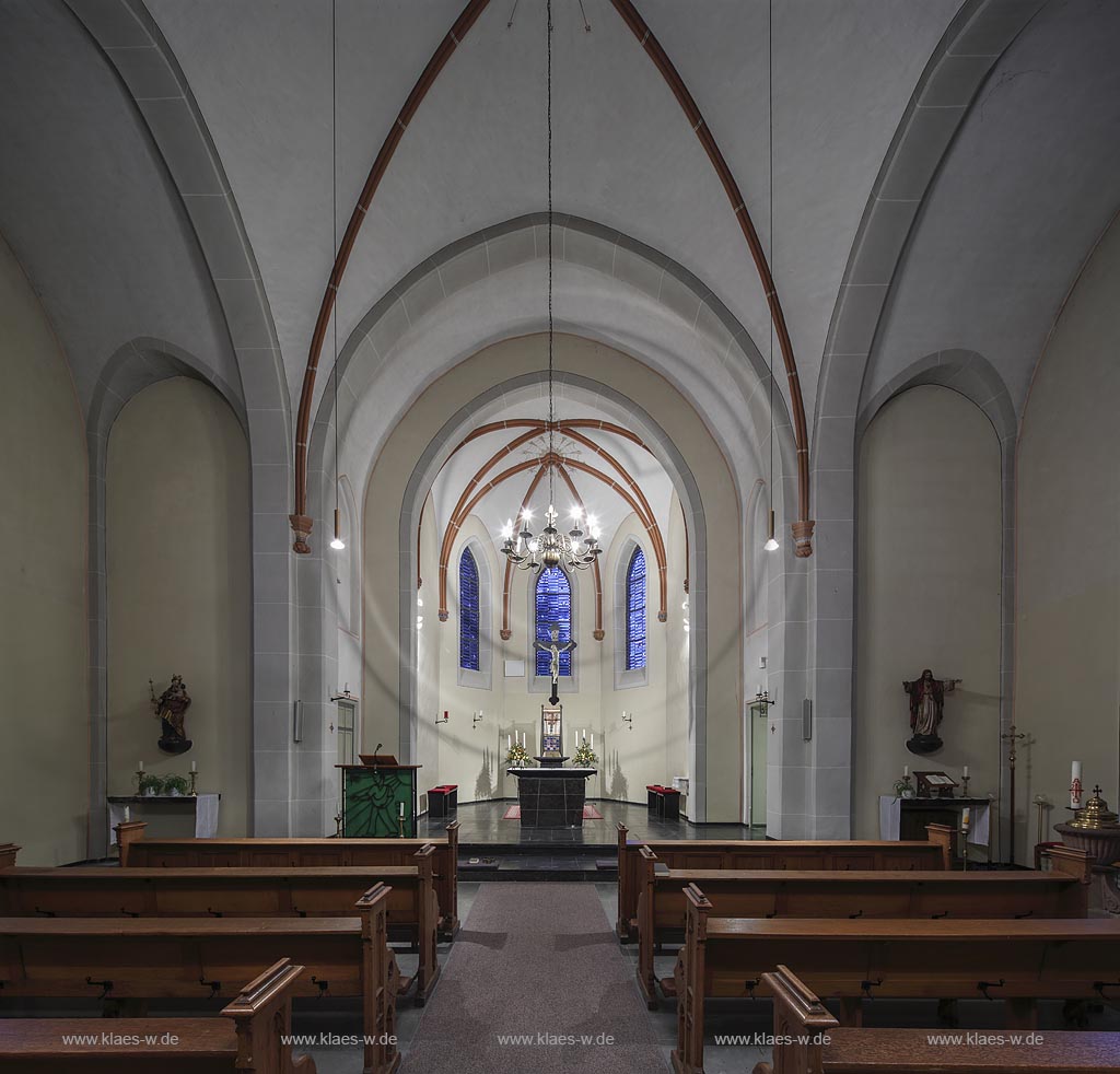 Zuelpich-Roevenich, Pankratiuskirche, Innenansicht; Zuelpich-Roevenich, church Pankratiuskirche, interior view.