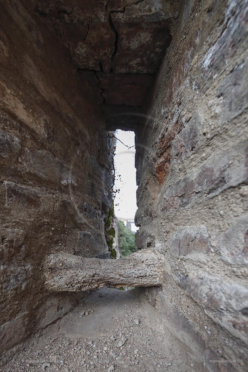 Zuelpich mittelalterlich Stadtmauer mit Arkebusen Auflage; Zuelpich medieval town wall with archebus mount