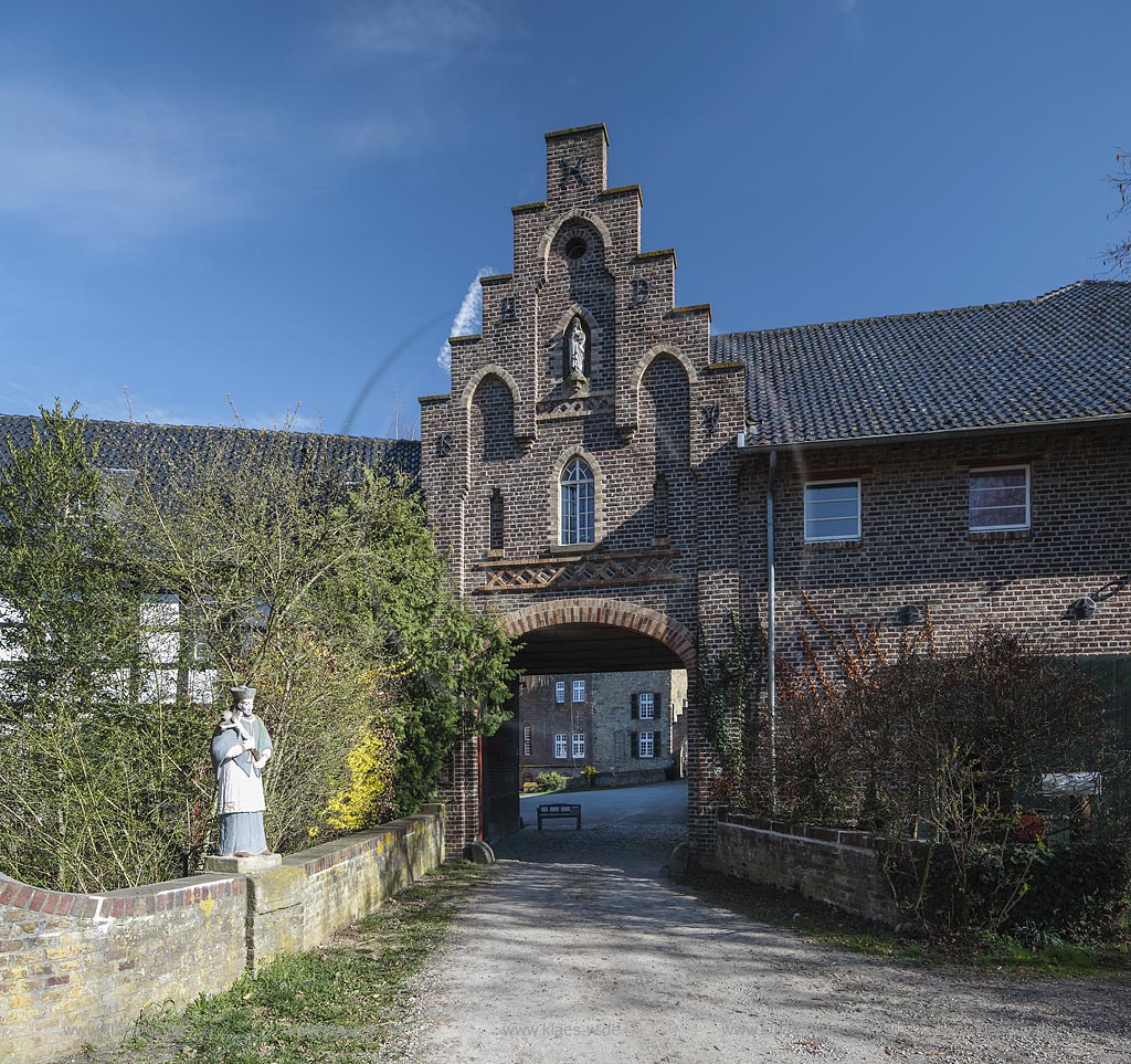 Zuelpich-Uelpenich, Torhaus von Haus Duerffenthal; Zuelpich-Uelpenich,  gate lodge of mansion "Haus Duerffenthal".