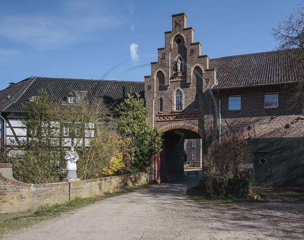 Zuelpich-Uelpenich, Torhaus von Haus Duerffenthal; Zuelpich-Uelpenich,  gate lodge of mansion "Haus Duerffenthal".