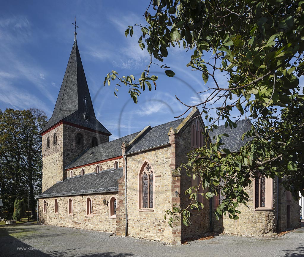 Zuelpich-Wichterich, Kirche St. Johannes und Sebastianus; Zuelpich-Wichterich, church St. Johannes and Sebastianus.