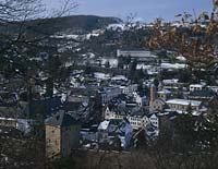 Bad Münstereifel, Muenstereifel, Kreis Euskirchen, Eifel, Blick auf Ort mit Schnee in Winterlandschaft