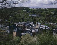 Bad Münstereifel, Muenstereifel, Kreis Euskirchen, Eifel, Blick auf Stadt im Frühling, Fruehling