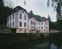 Bollendorf, Eifelkreis Bitburg-Prüm, Verbandsgemeinde Irrel, Eifel, Blick auf Barock Schloss Weilerbach