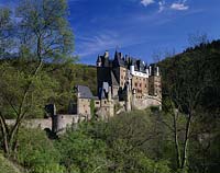 Wierschem, Burg Eltz,Tal der Elz, Münstermaifeld, Muenstermaifeld, Landkreis Mayen-Koblenz, Eifel, Blick auf Burg Eltz
